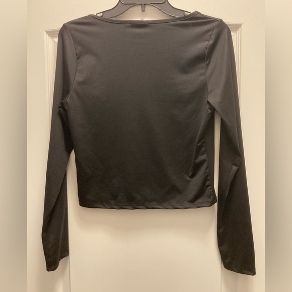 Live in the Moment long sleeve cropped top - size L (juniors) - Picture 2 of 5